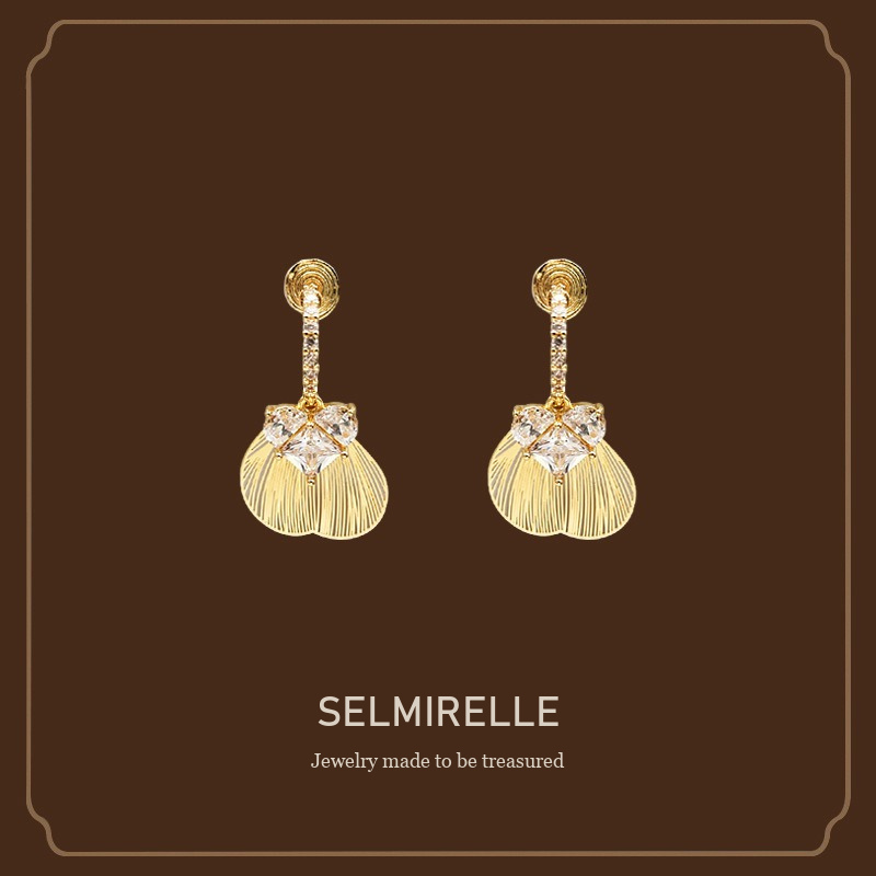 Vesper Fan Shell Crystal Clip-On Earrings Selmirelle cover image