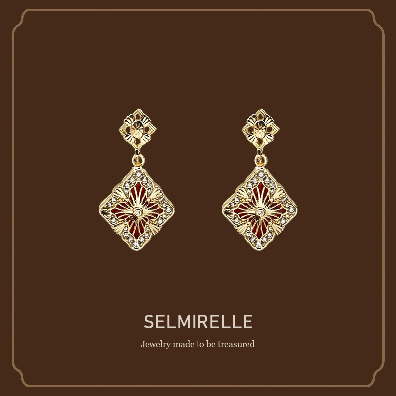 Aurelia Diamond-Shaped Clip-On Earrings Selmirelle cover image
