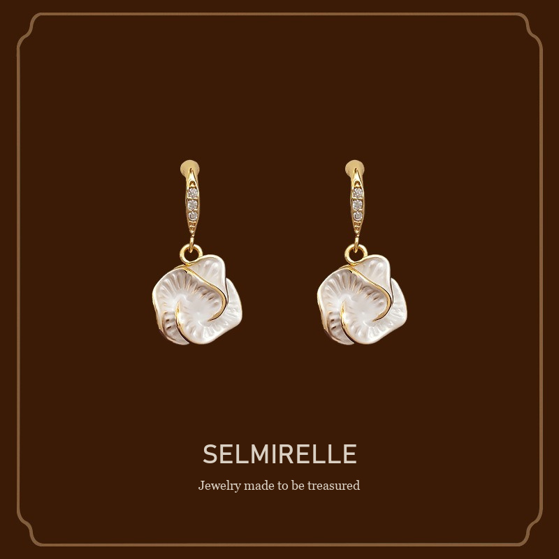 Élan Camellia Clip-On Earrings Selmirelle cover image