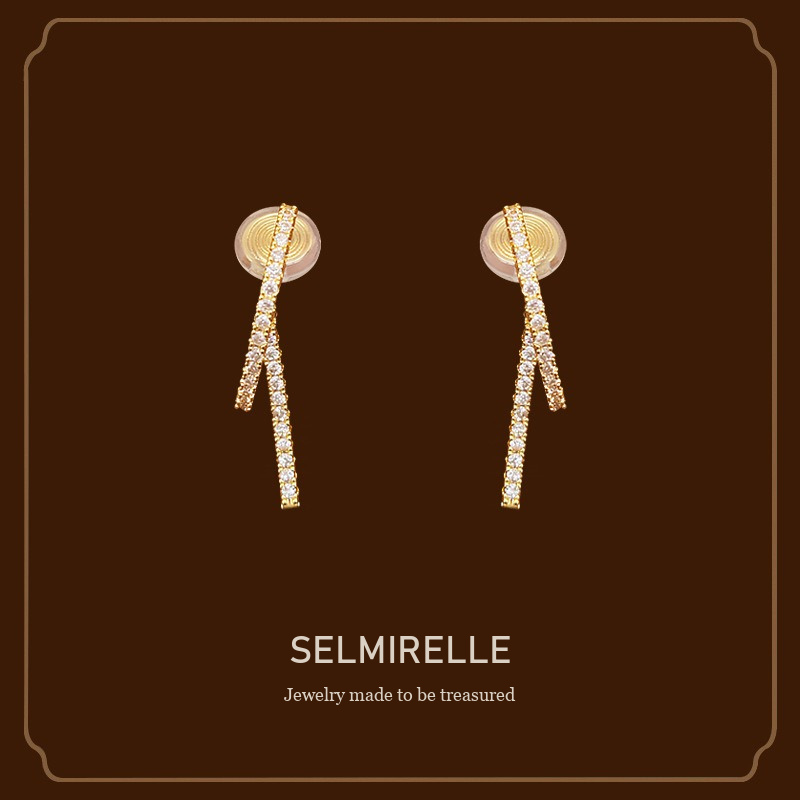 Élan Pavé Crystal Clip-On Earrings Selmirelle cover image