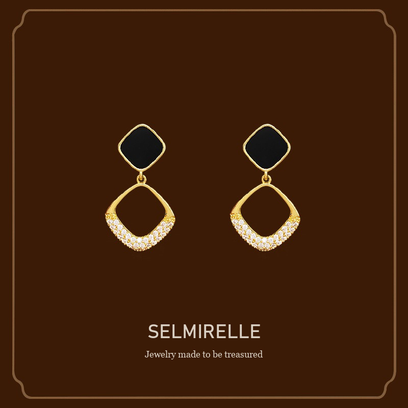 Élan Hoop Clip-On Earrings Selmirelle cover image