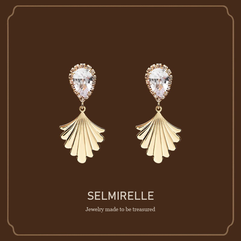 Amara Fan Shell Clip-On Earrings Selmirelle cover image
