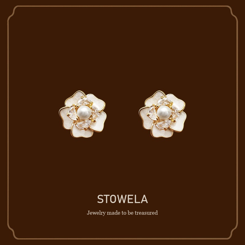 Lumière Camellia Pearl Crystal Clip-On Earrings product image 1