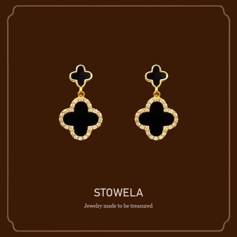 Amara Clover Clip-On Earrings product image 1