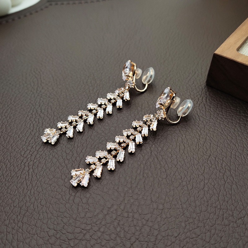Élan Tassel Clip-On Drop Earrings — Edition 81 product image 3