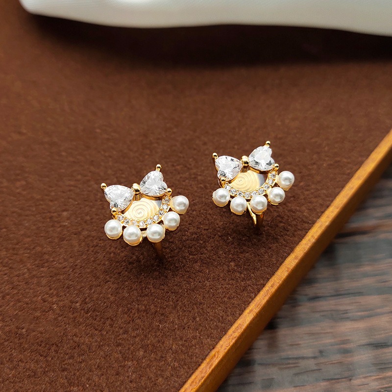 Lumière Bow Butterfly Pearl Clip-On Earrings — Edition 74 product image 2
