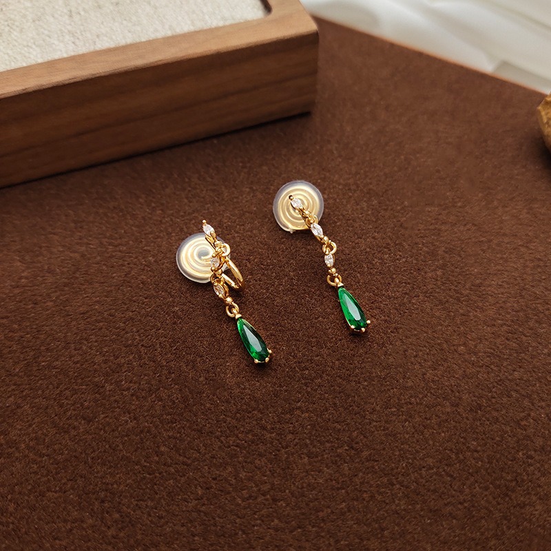 Vesper Sculptural Clip-On Earrings — Edition 71 product image 2