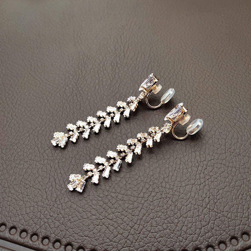 Élan Tassel Clip-On Drop Earrings — Edition 81 product image 5