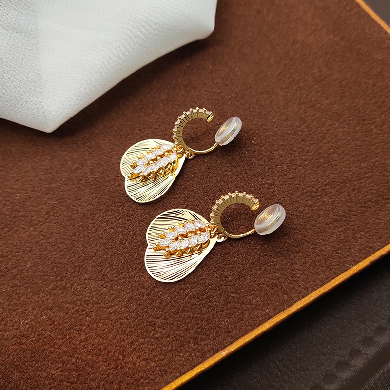 Seren Leaf Clip-On Drop Earrings product image 3