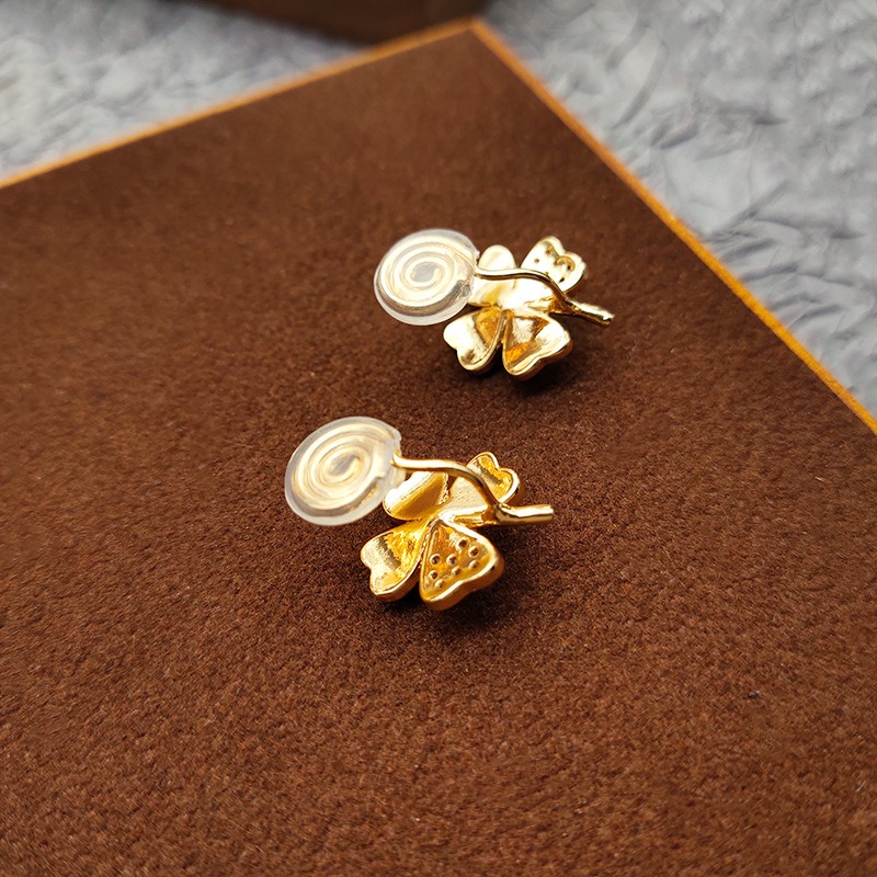 Aurelia Clover Clip-On Earrings product image 4