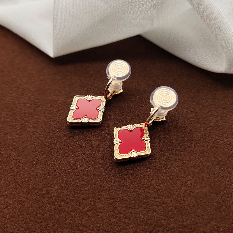 Aurelia Diamond-Shaped Clip-On Earrings product image 6
