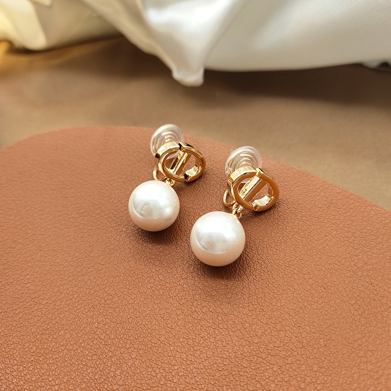 Aurelia Pearl Clip-On Drop Earrings product image 6