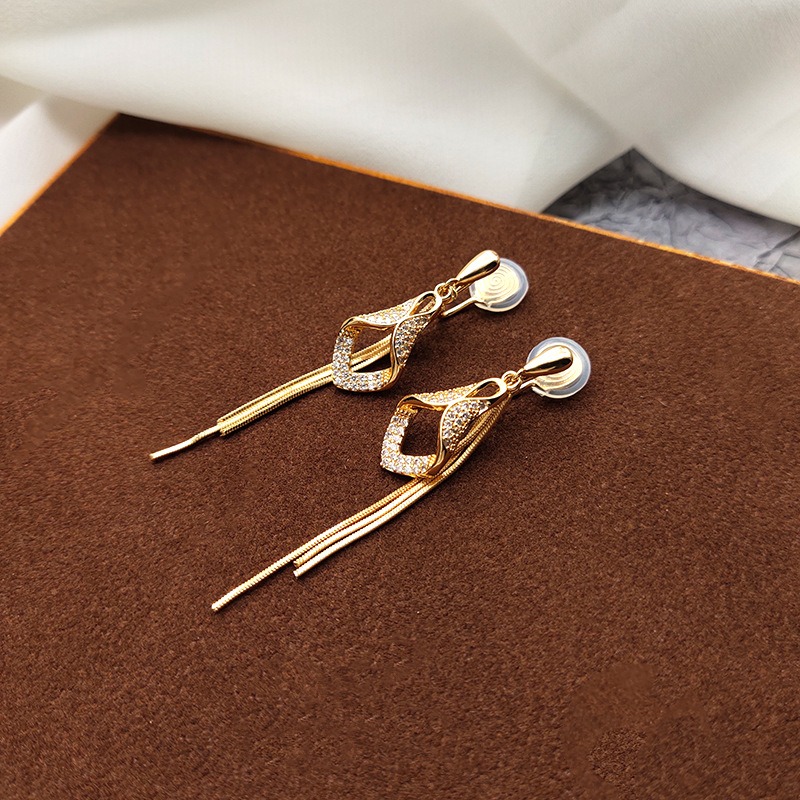 Vesper Tassel Diamond-Shaped Clip-On Drop Earrings product image 6