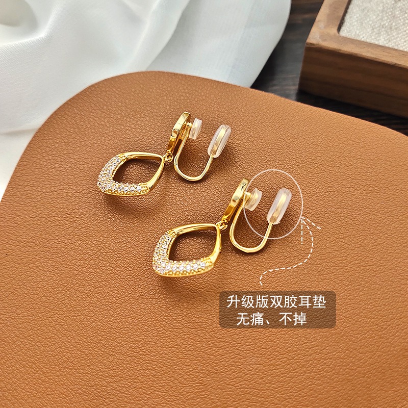Élan Hoop Clip-On Earrings product image 3