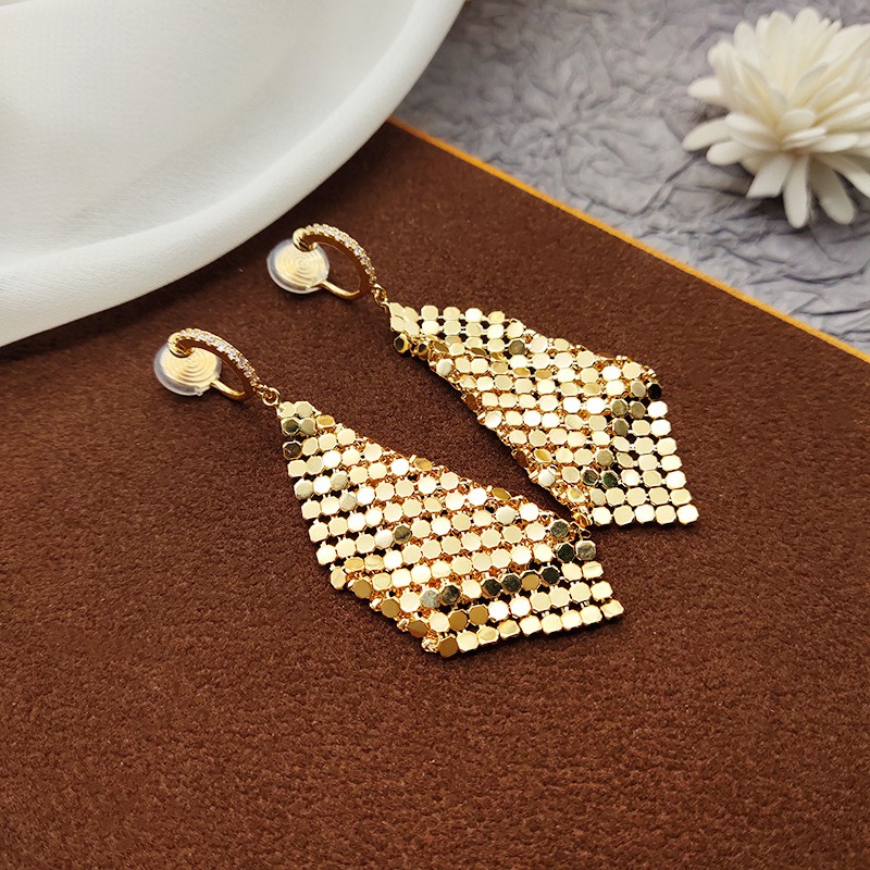 Amara Diamond-Shaped Geometric Clip-On Earrings product image 3