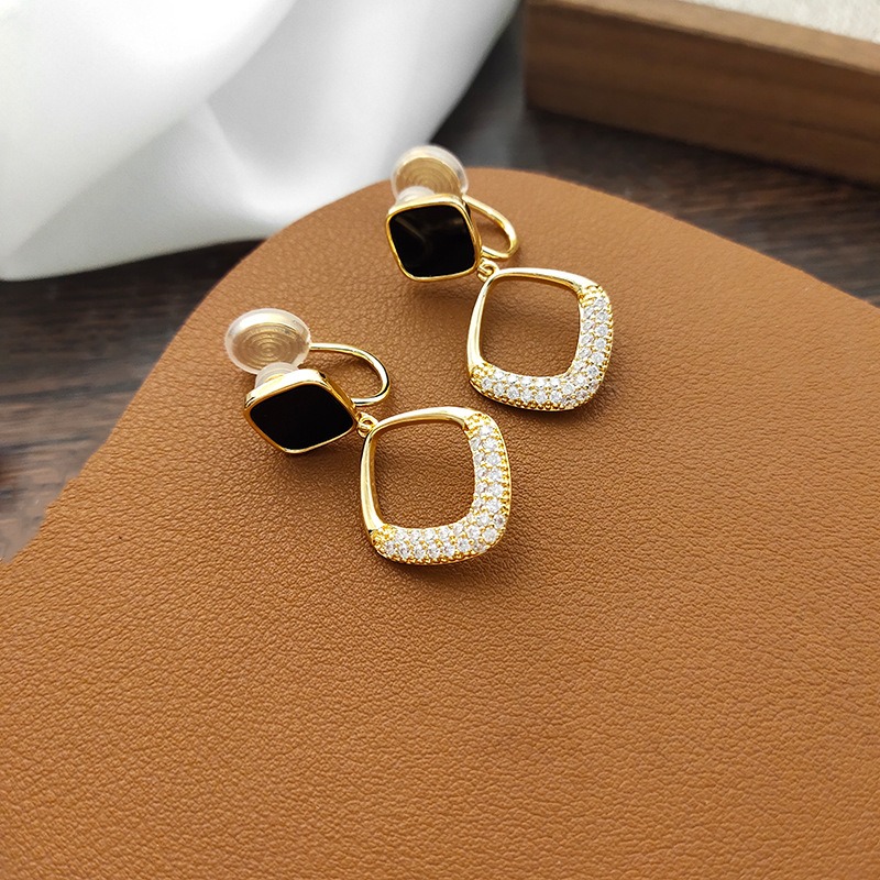 Élan Hoop Clip-On Earrings product image 6