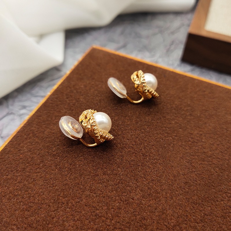 Seren Pearl Clip-On Earrings product image 7
