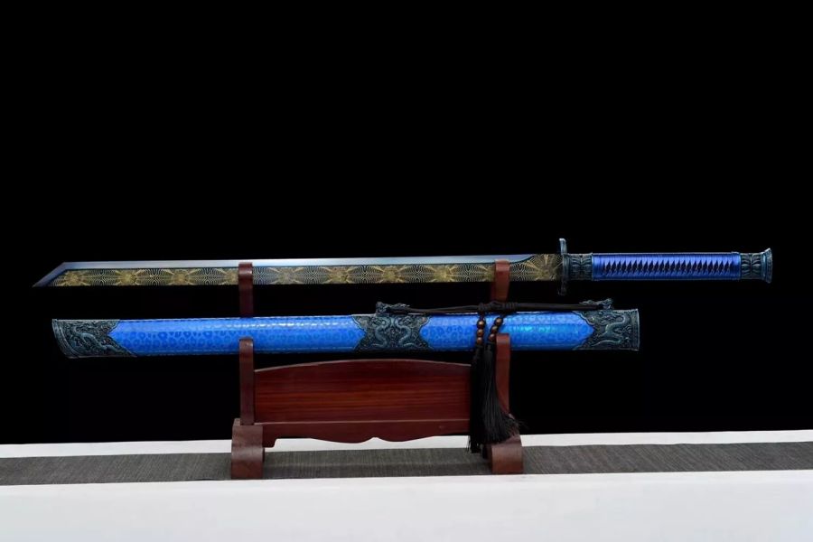 Ručně vyrobená katana, pravá japonská katana s rytým designem černé čepele