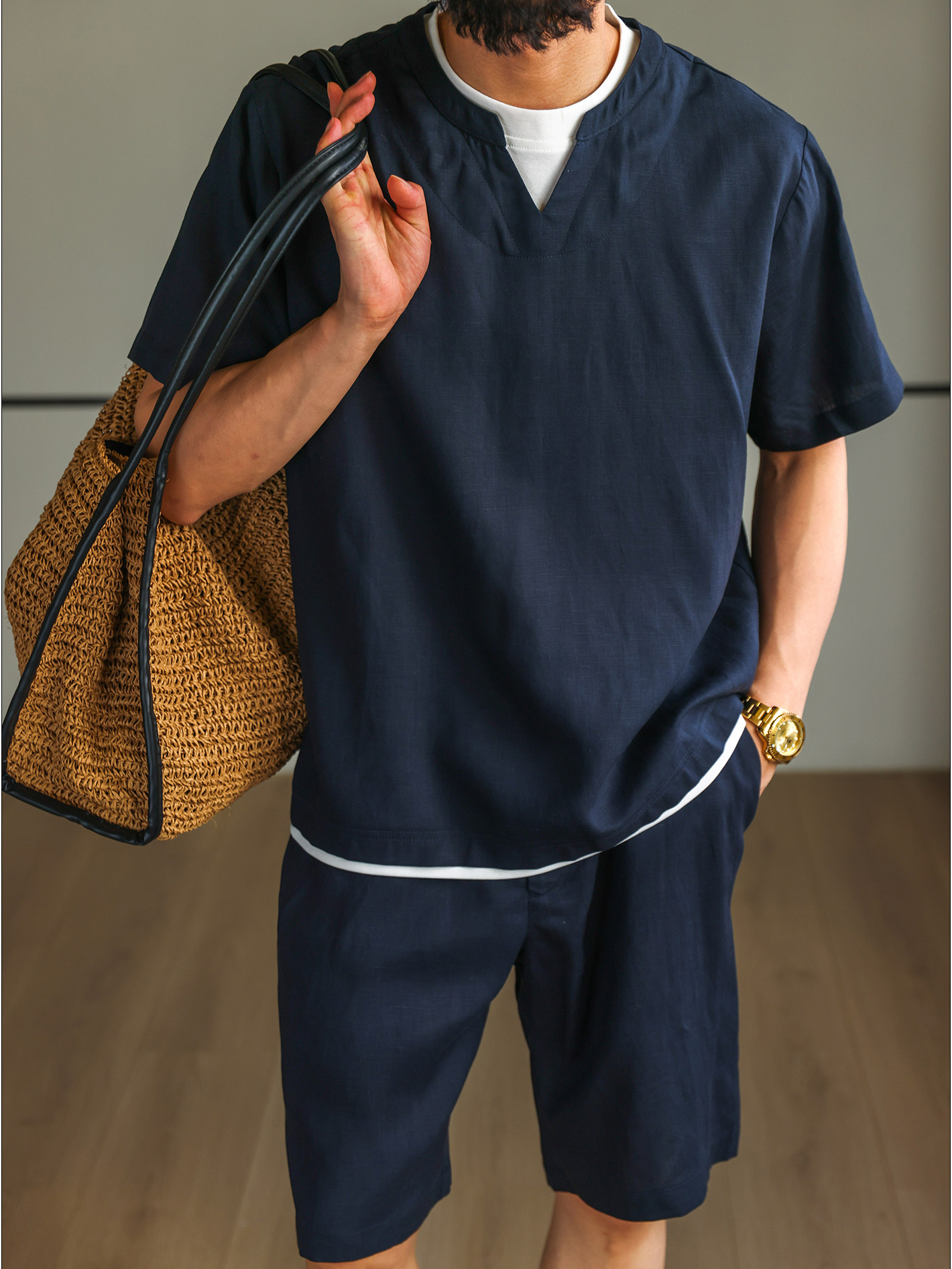 Men's V-neck Color-blocked Faux Two-piece Short-sleeved T-shirt and Shorts Set