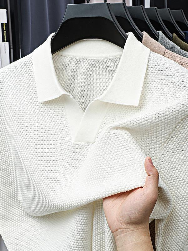 Pineapple-Texture Jacquard V-Neck Polo Shirt with Gull-Wing Collar