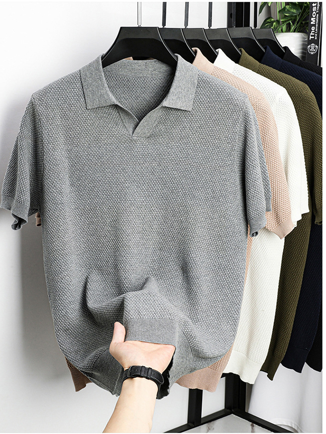 Pineapple-Texture Jacquard V-Neck Polo Shirt with Gull-Wing Collar