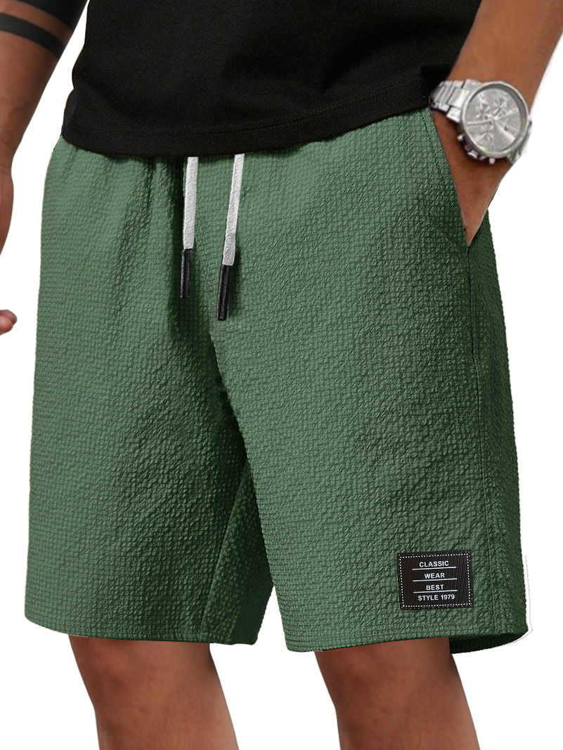 Men's Fashionable Casual Everyday Textured Fabric Embroidered Logo Pocket Shorts