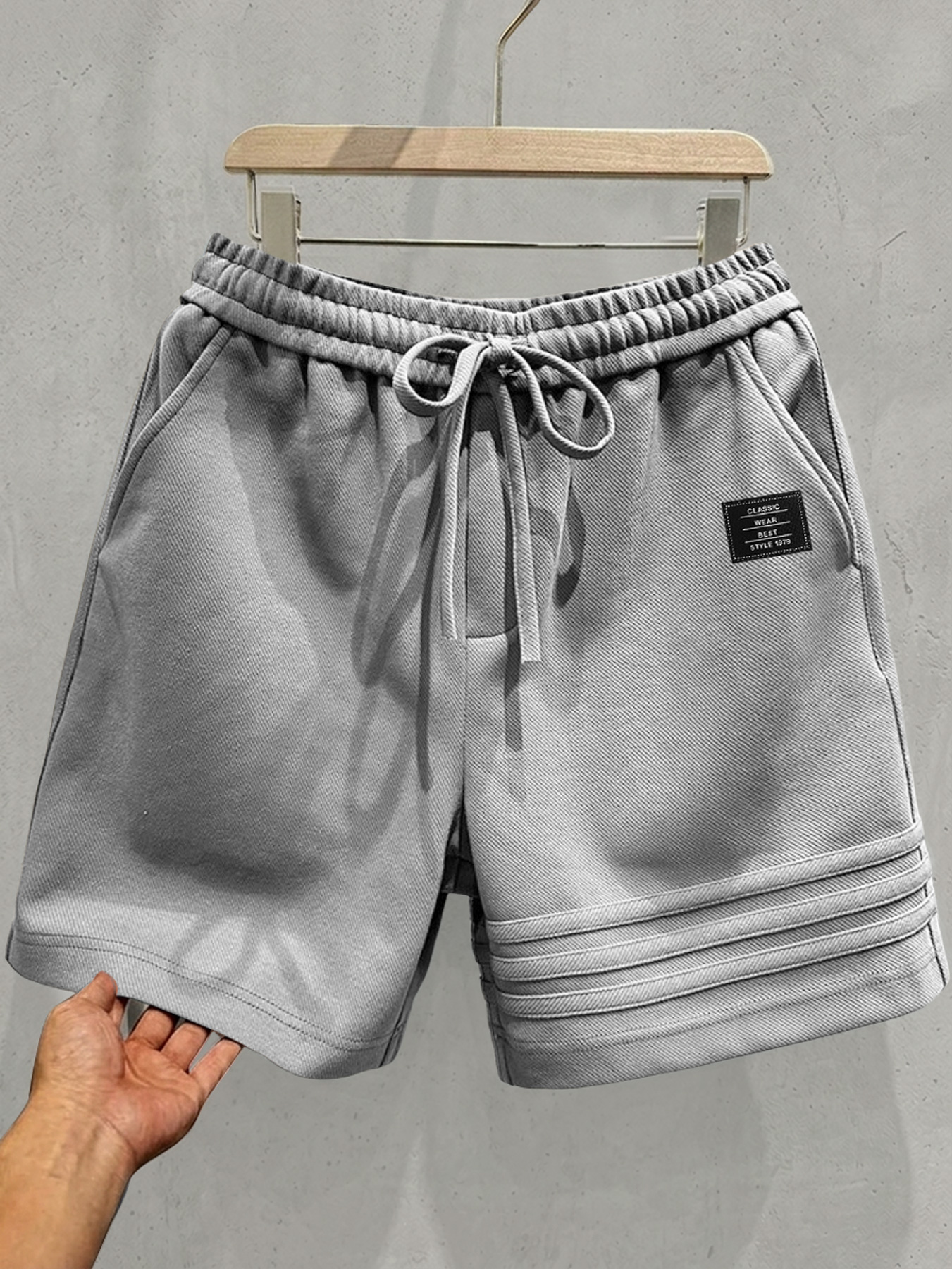 Men's Simple Stitching Design Embroidered Logo Casual Shorts