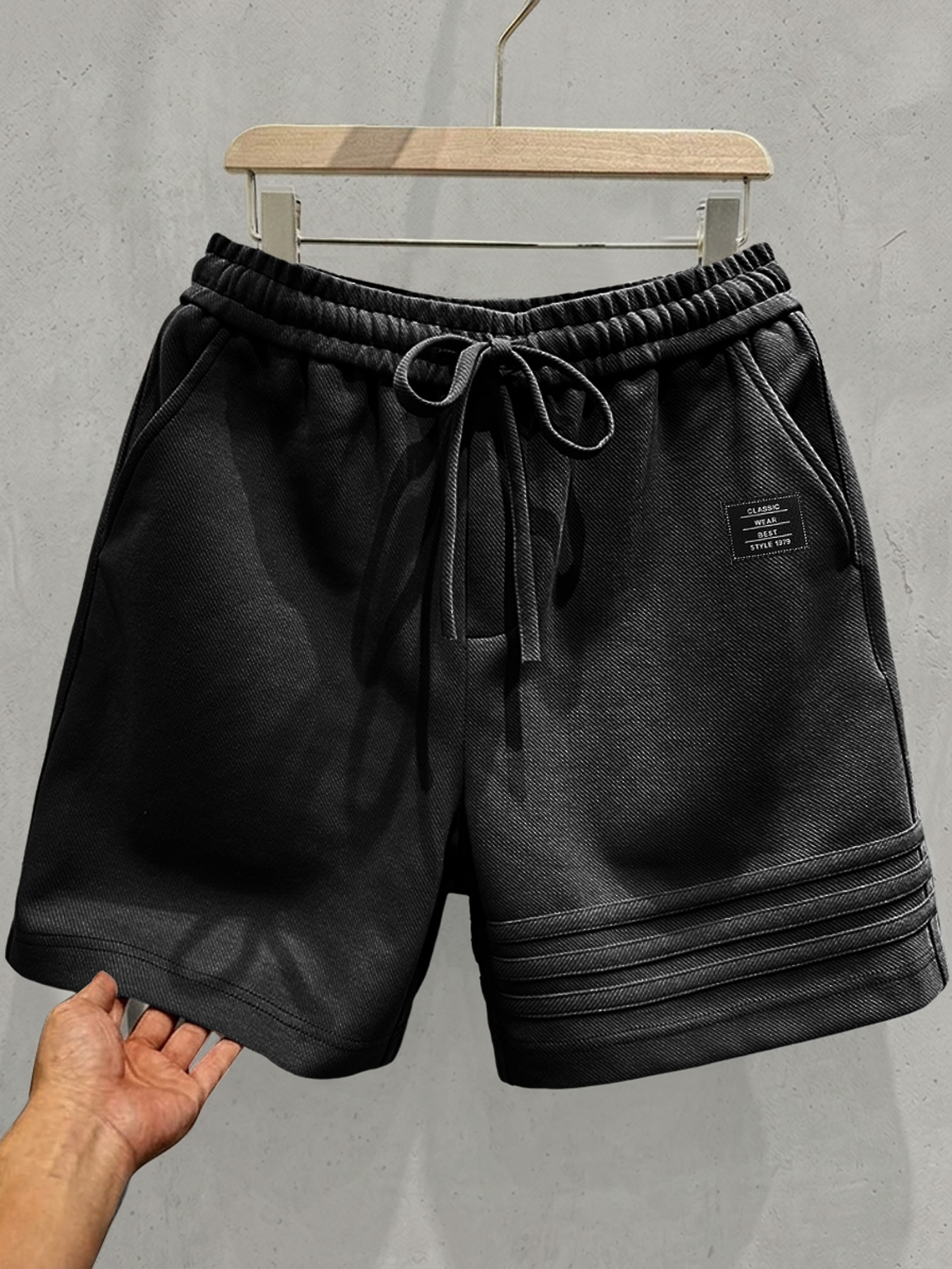 Men's Simple Stitching Design Embroidered Logo Casual Shorts