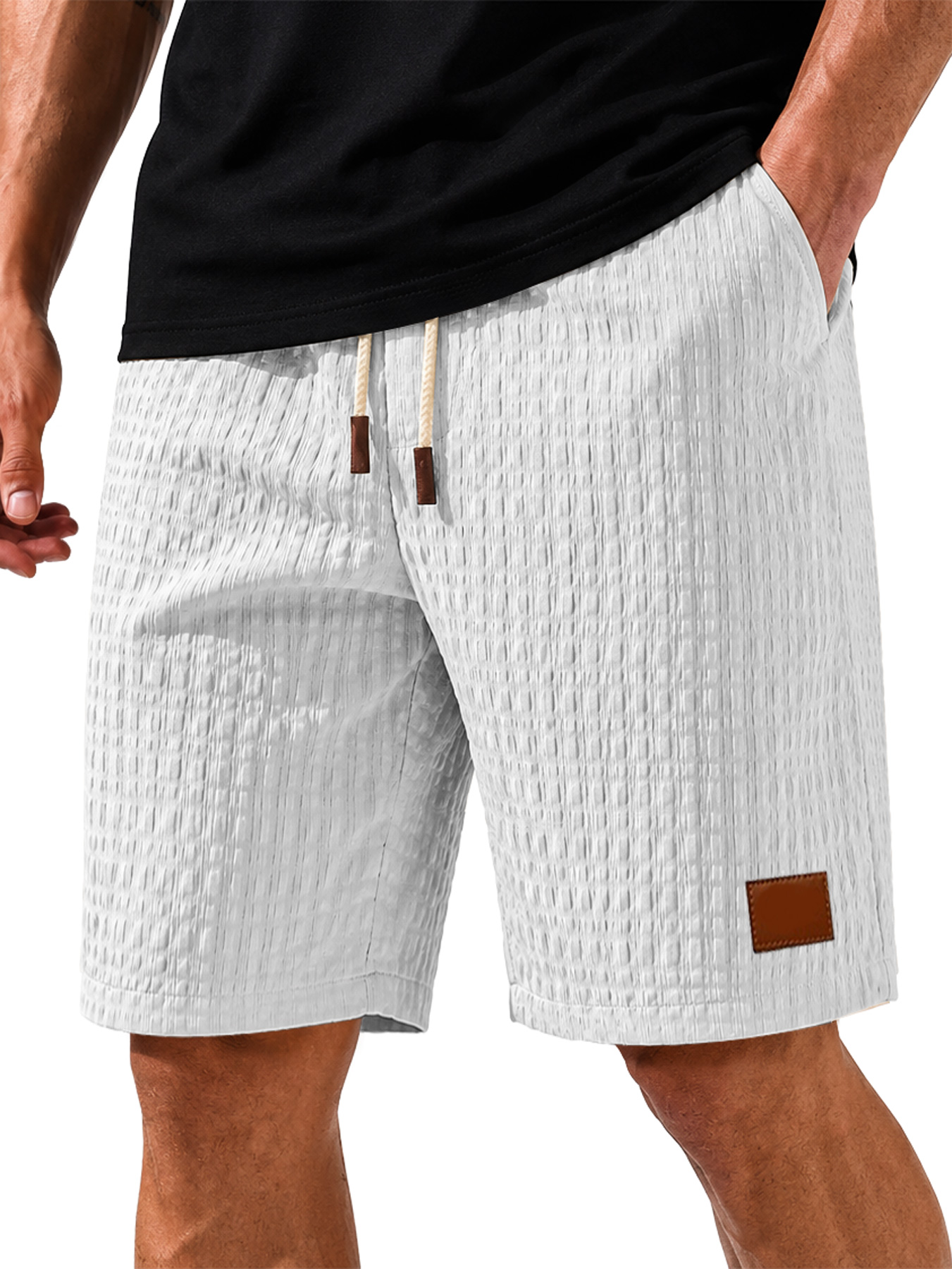 Men's Comfortable Textured-Pleat Casual Shorts with Embroidery and Leather Patch