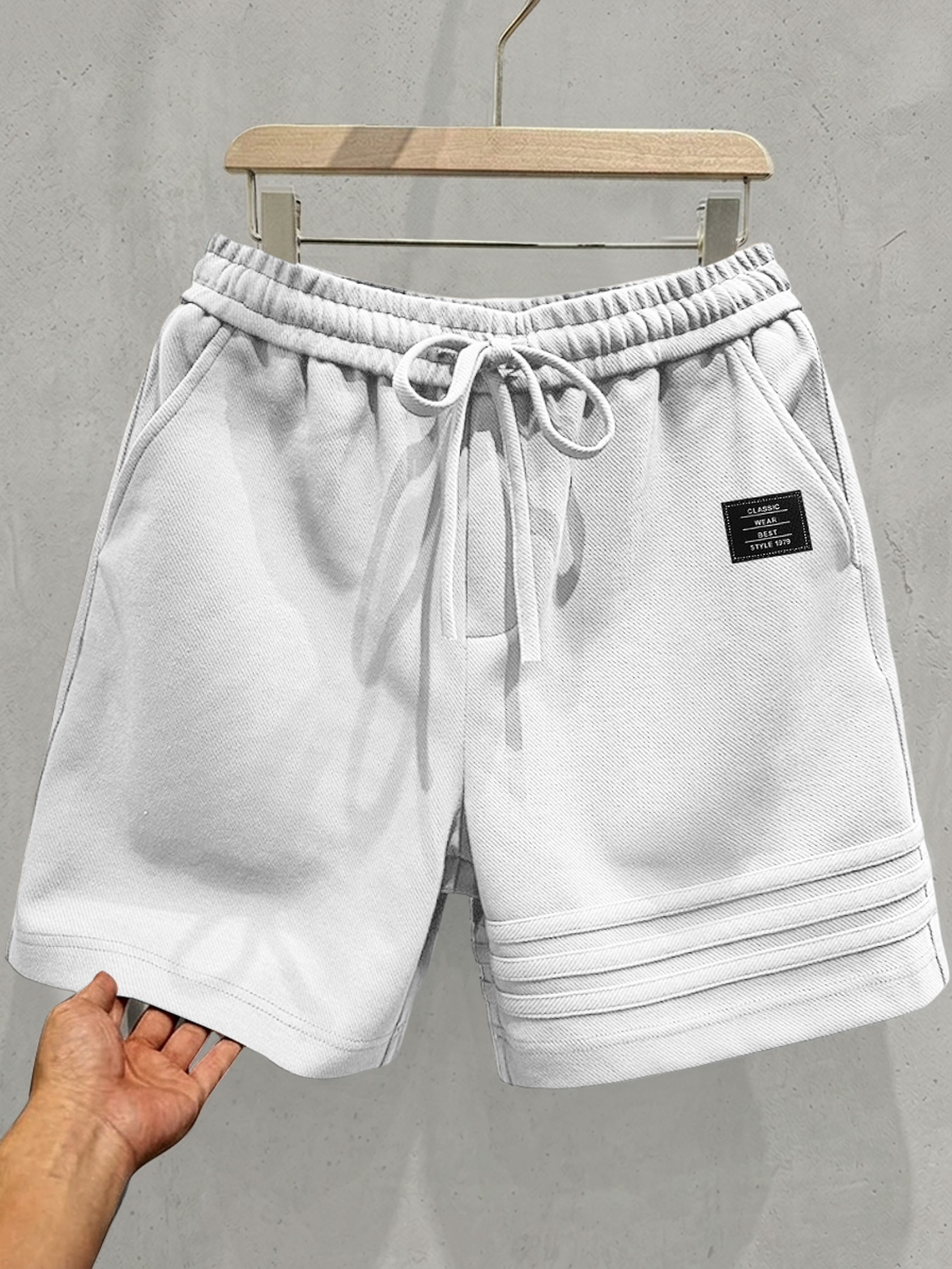 Men's Simple Stitching Design Embroidered Logo Casual Shorts