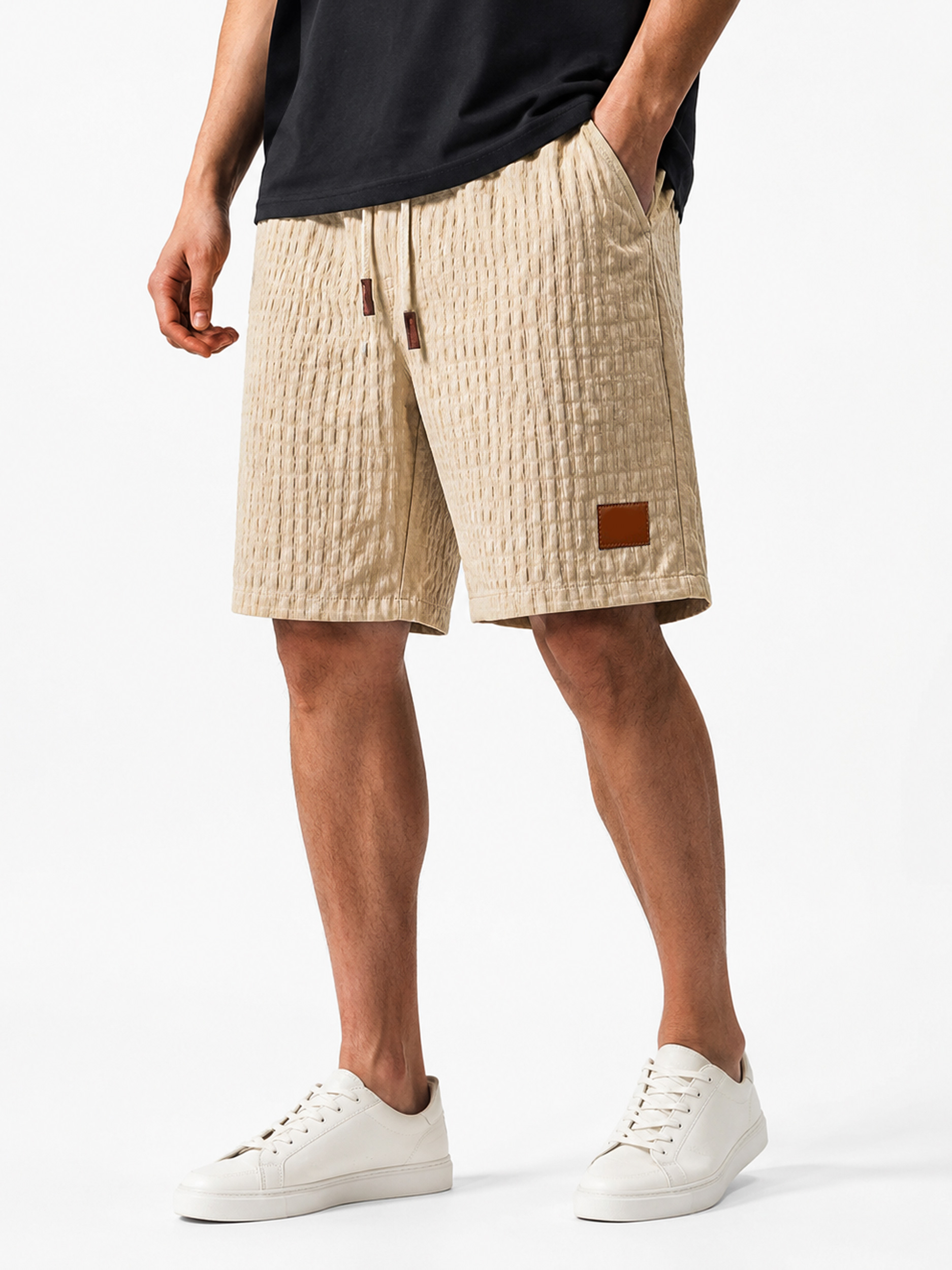 Men's Comfortable Textured-Pleat Casual Shorts with Embroidery and Leather Patch