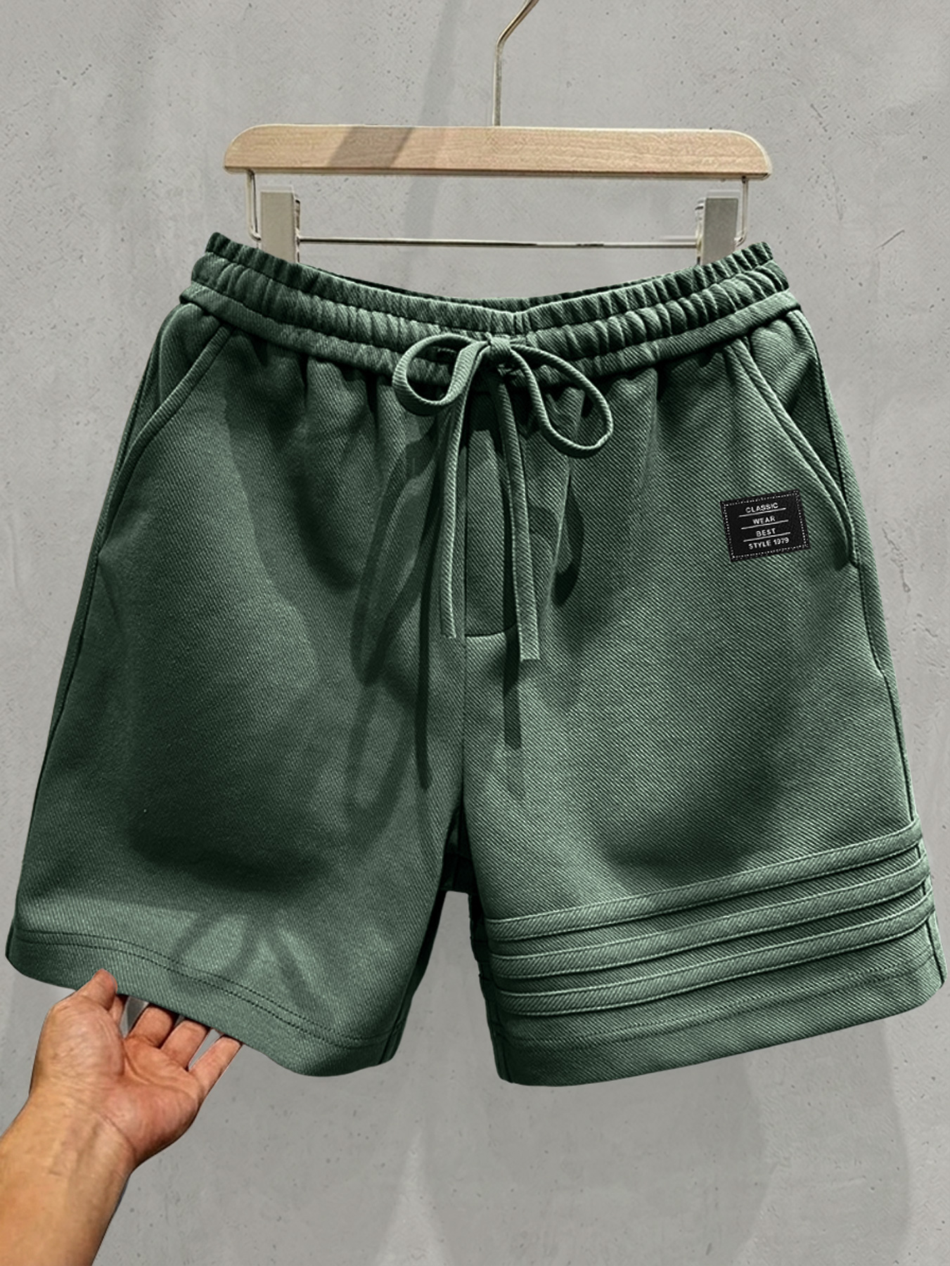 Men's Simple Stitching Design Embroidered Logo Casual Shorts