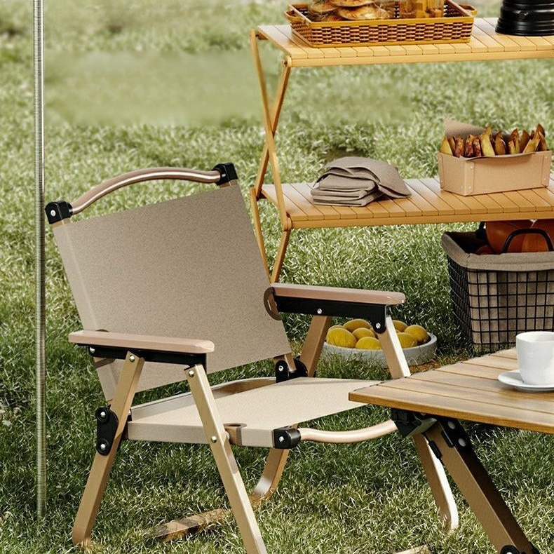 Portable outdoor folding chair