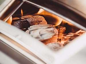 Ooni Karu 12 multi fuel pizza oven