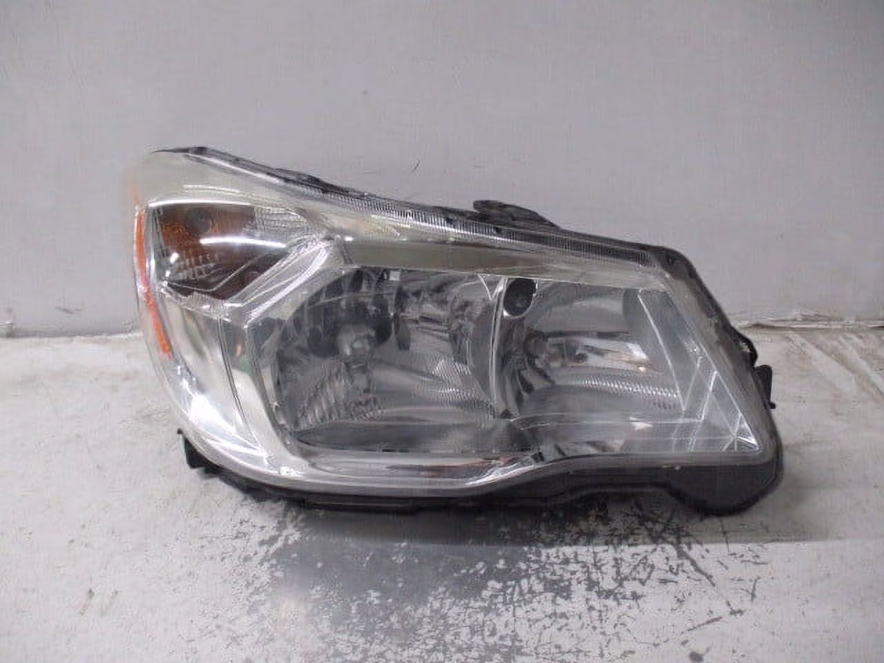Pre-Owned 2014-2016 Subaru Forester Passenger RH Head Light Lamp OEM (Good)