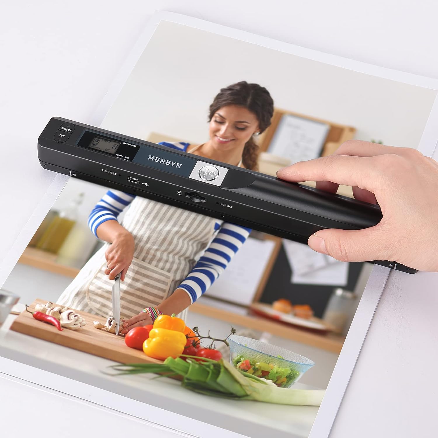 MUNBYN Portable Scanner, Photo Scanner for A4 Documents Pictures Pages Texts in 900 Dpi, Flat Scanning, Include 16G SD Card