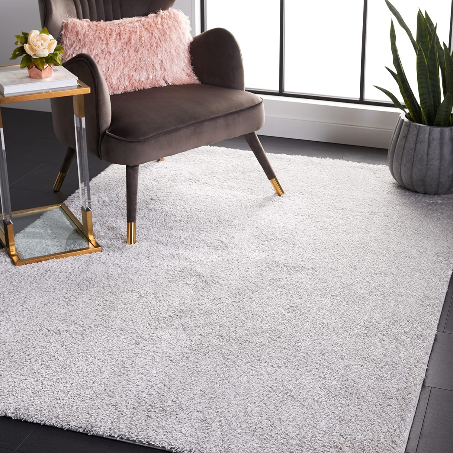 SAFAVIEH Tahoe Shag Collection Area Rug - 8' x 10', Light Grey, Solid Design, Non-Shedding & Easy Care