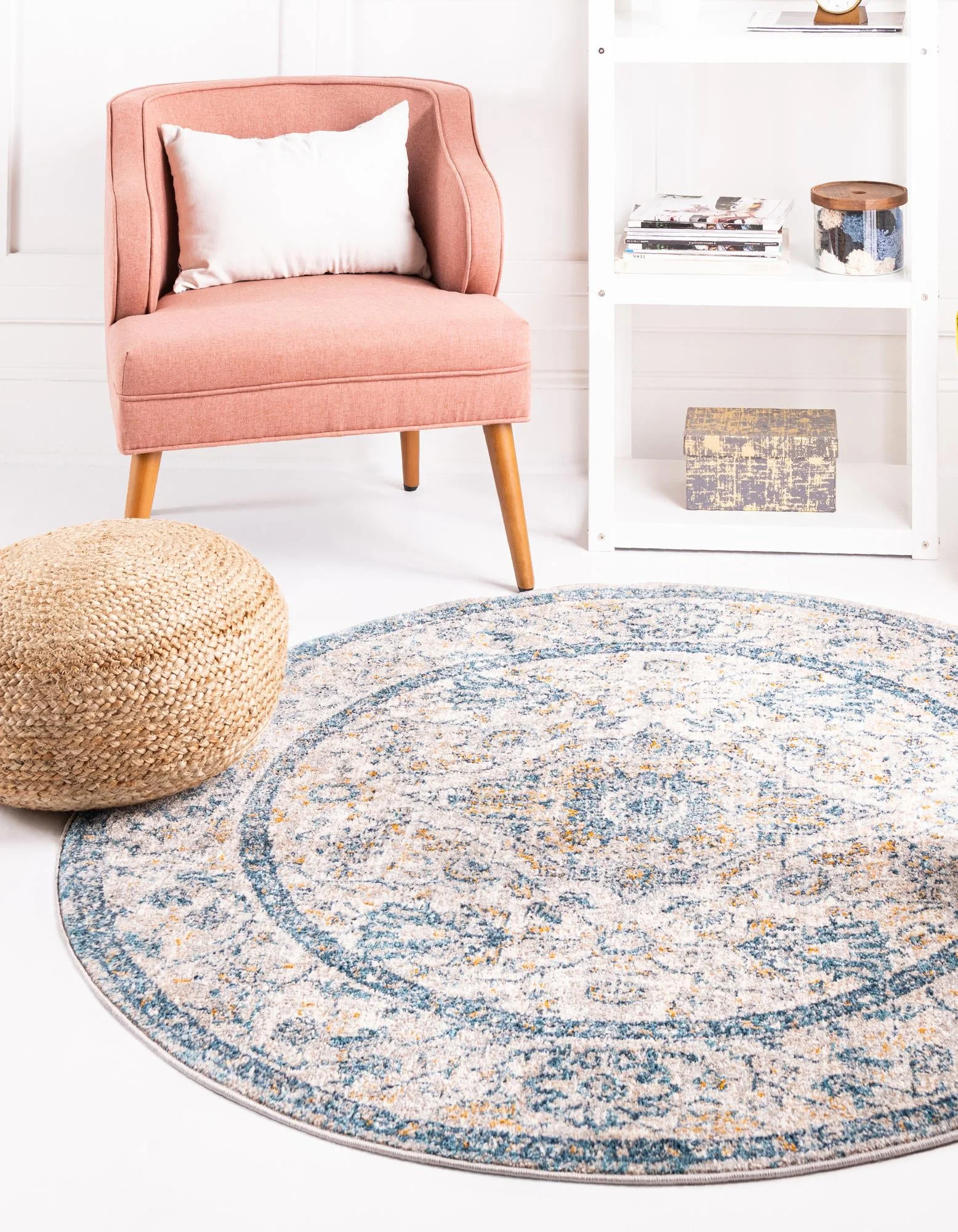 Rugs.com Lola Collection Rug – 5 Ft Round Light Gray Medium Rug Perfect For Kitchens, Dining Rooms