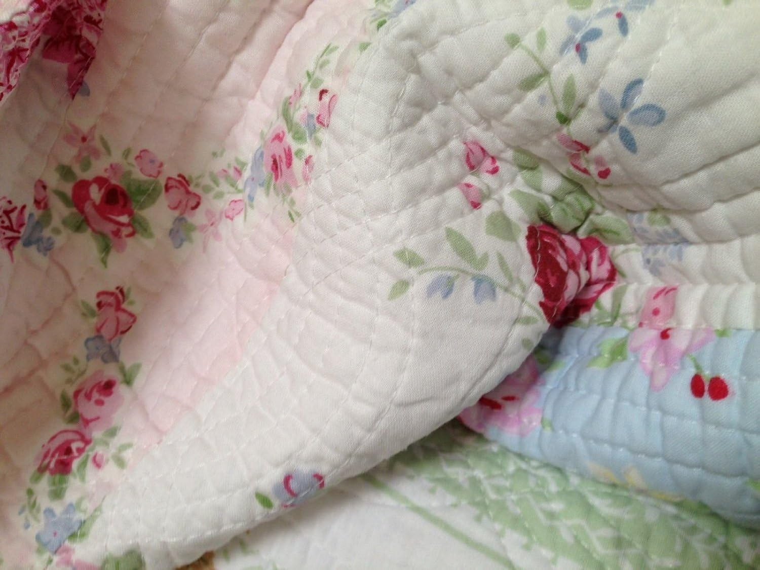 Shabby Patchwork Vintage Chic Roses 3 Piece King Quilt Set