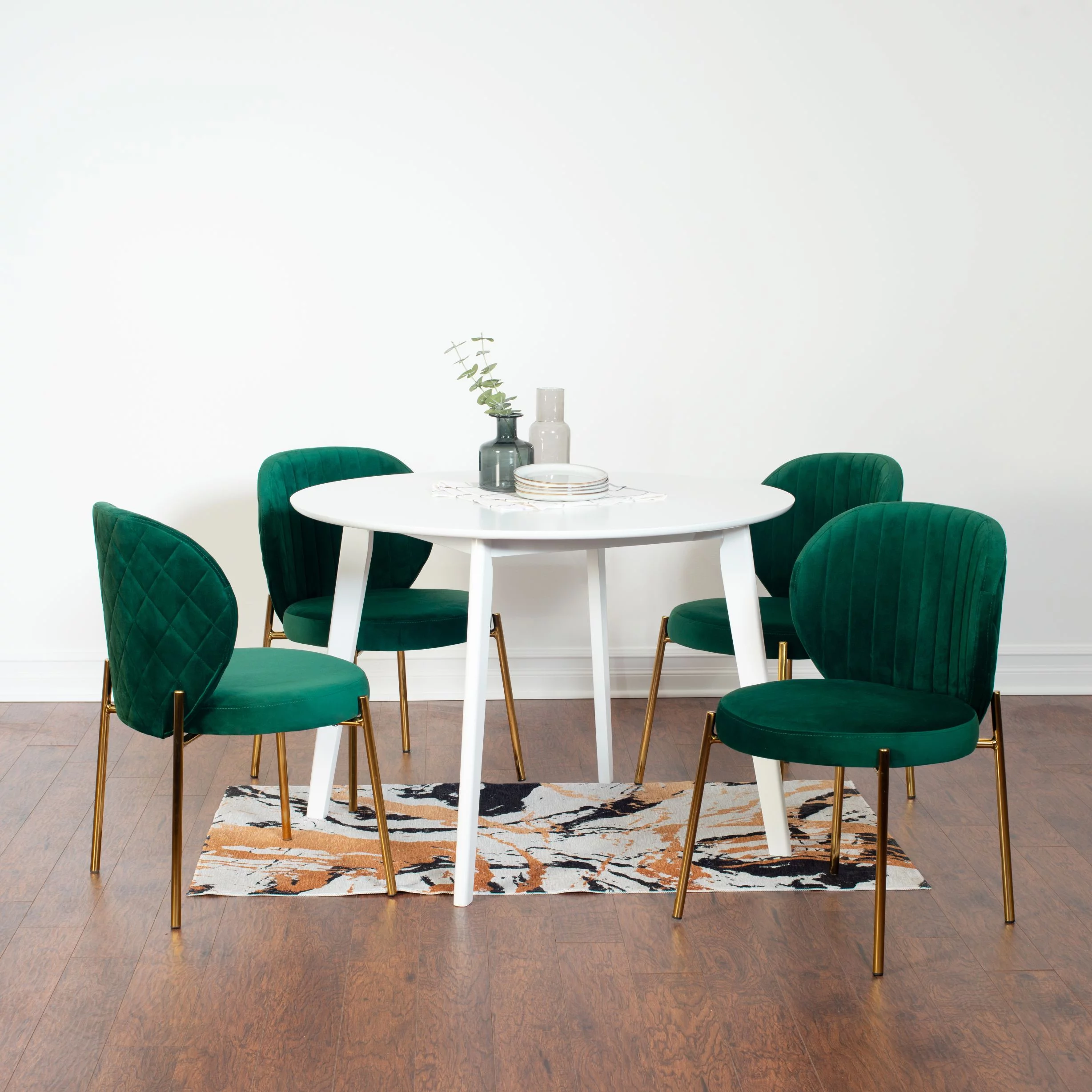 Roundhill Furniture Amoa Contemporary 5-Piece Dining Set, White Round Dining Table with 4 Chairs, Green