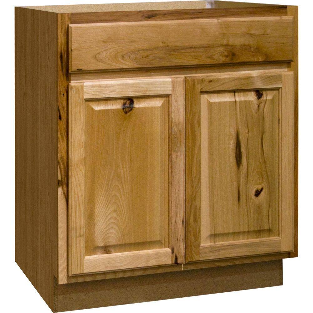 Hampton Assembled 30x34.5x24 in. Base Kitchen Cabinet with Ball-Bearing Drawer Glides in Natural Hickory