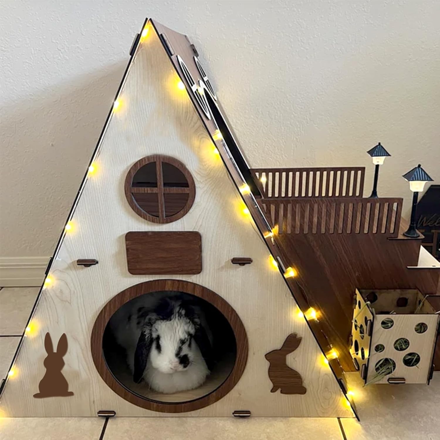 Large Modern Wooden Rabbit Castle House Hutch - Bunny Hideout Indoor Habitats - Pet 2-Story Home Furniture（Excluding street lights）
