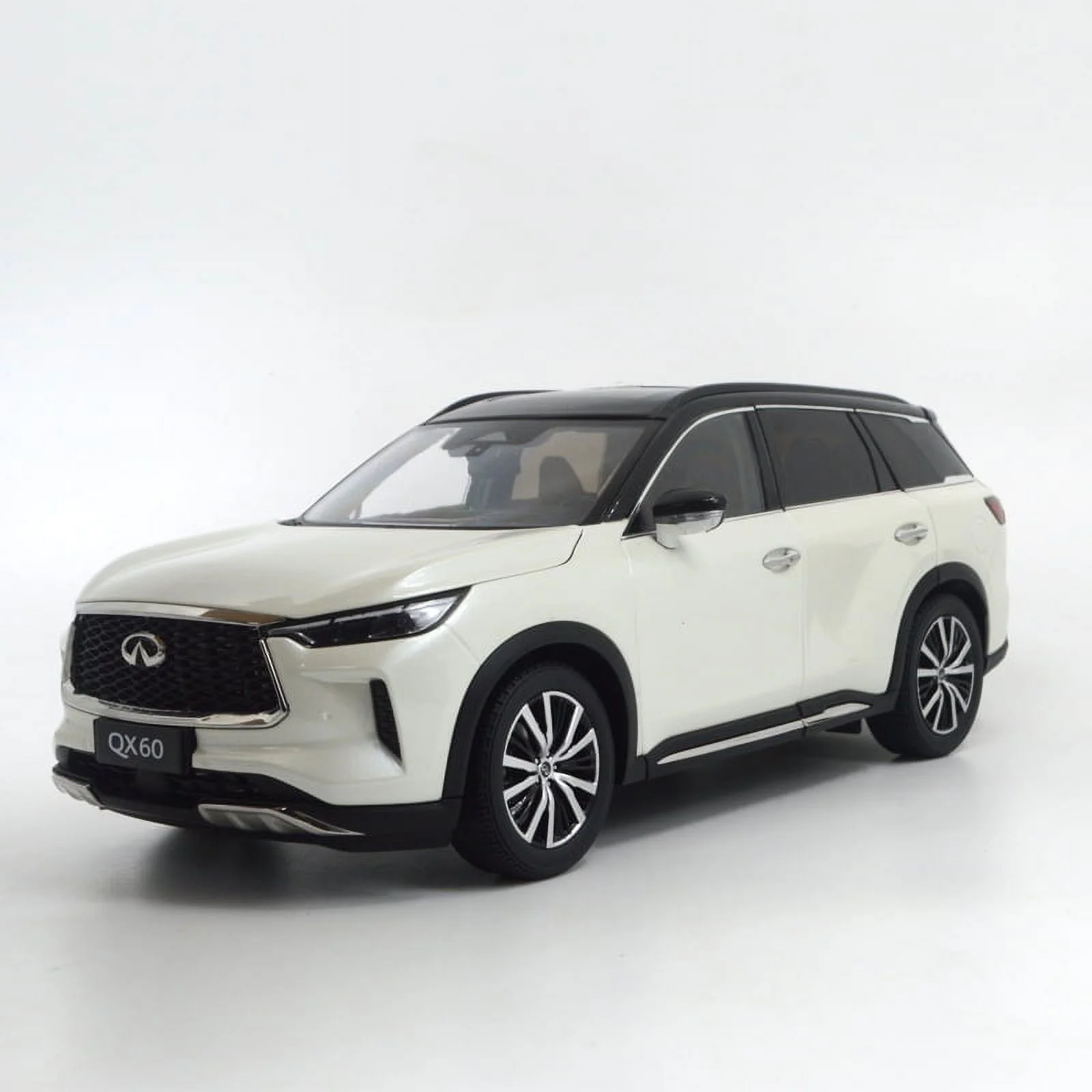 Paudi 1/18 Diecast Model Car Minicar Infiniti QX60 Black Blue Glod 2022
