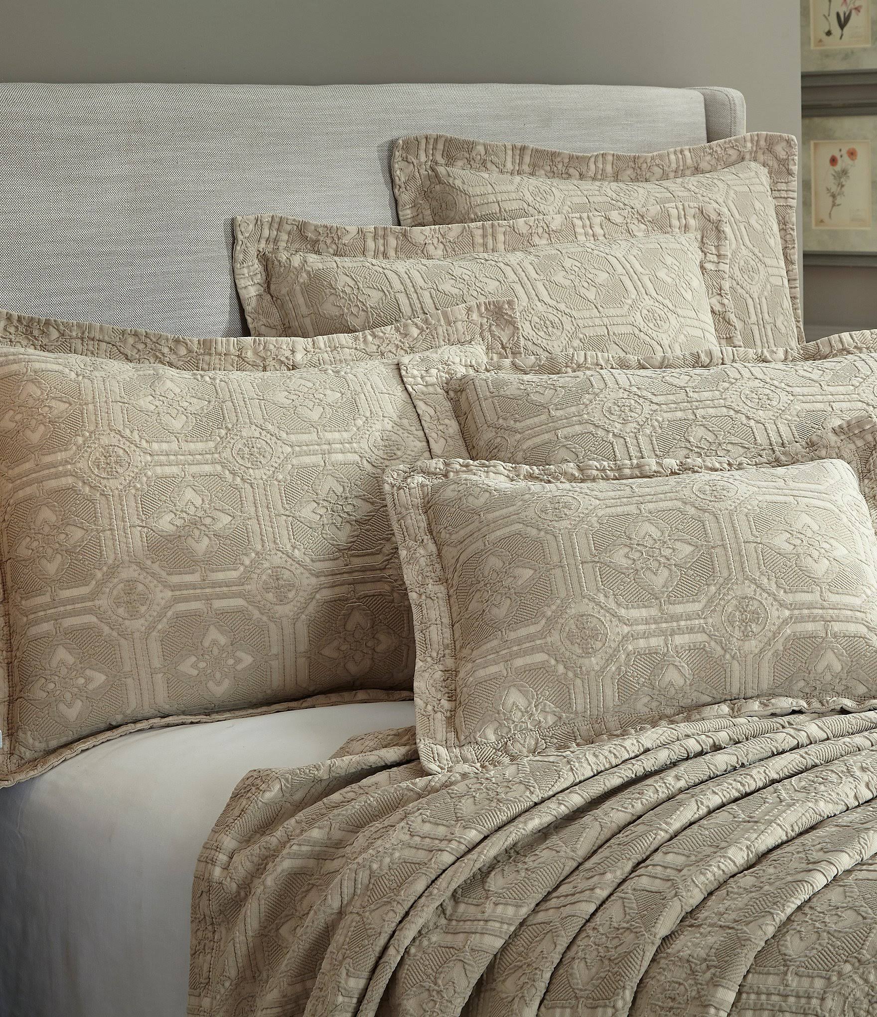 Southern Living Lancaster Tiled Matelasse Coverlet - King