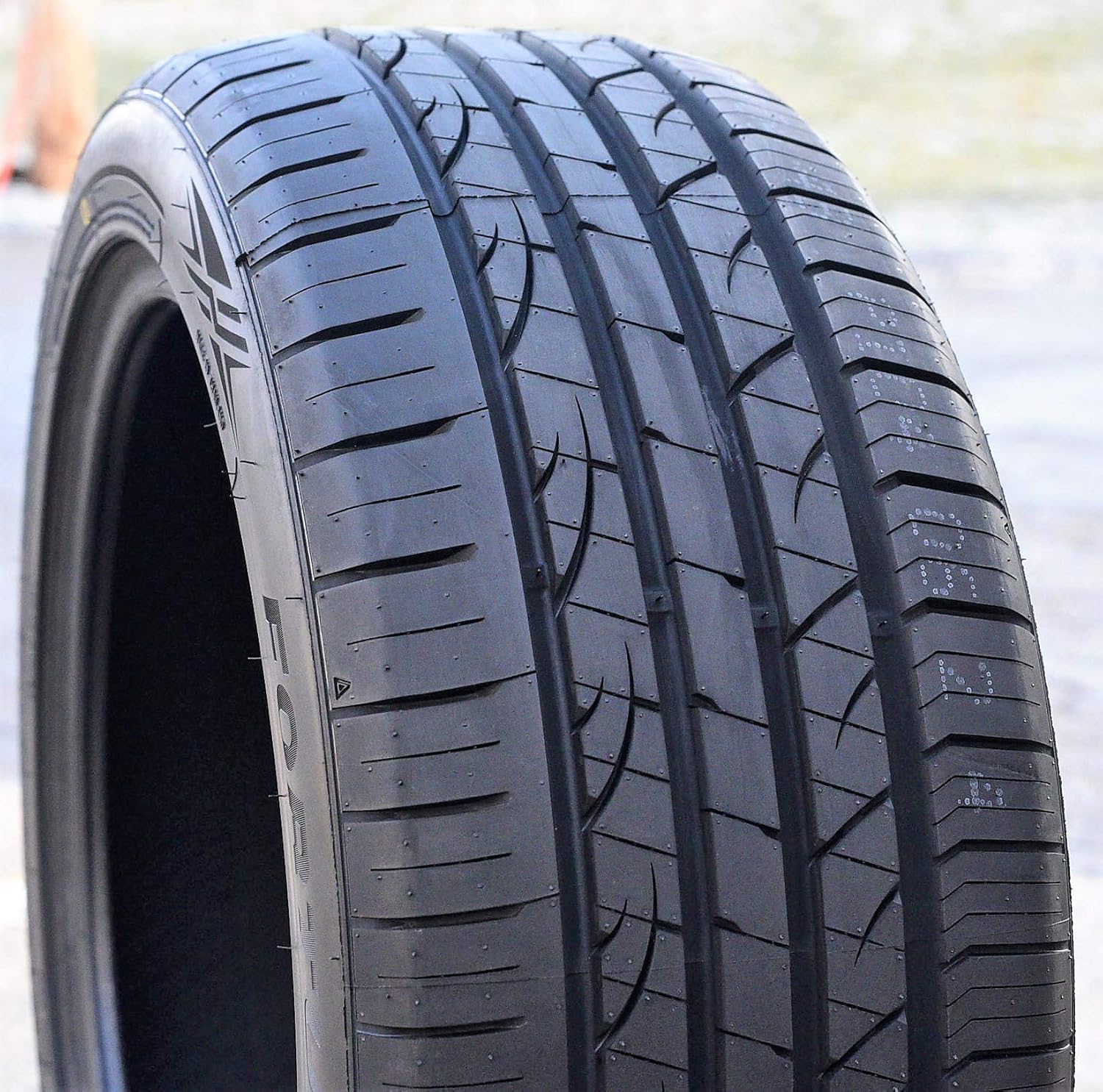Fortune Viento FSR702 All-Season High Performance Radial Tire-235/40R18 235/40ZR18 235/40/18 235/40-18 95Y Load Range XL 4-Ply BSW Black Side Wall