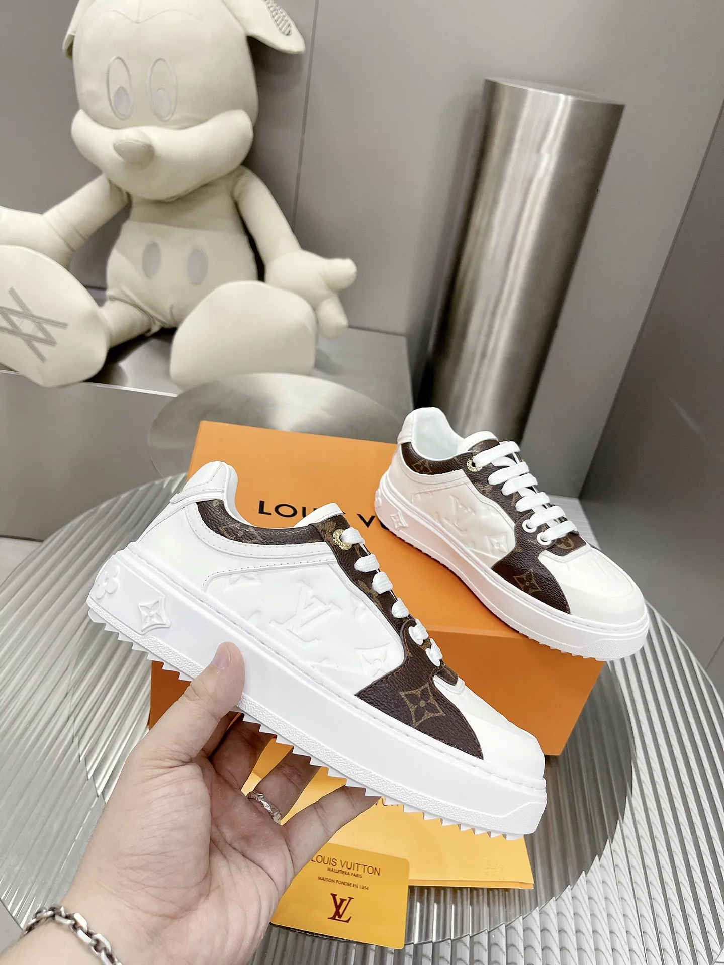 L women Time Out 3D Monogram sneakers