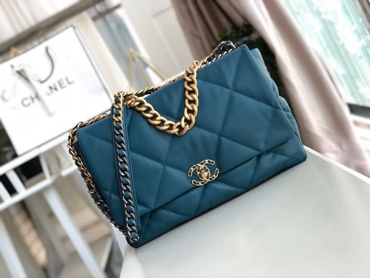 Chanel 19 Maxi Handbag Teal For Women, Women&rsquo;s Bags, Shoulder And Crossbody Bags 14in/36cm AS1162