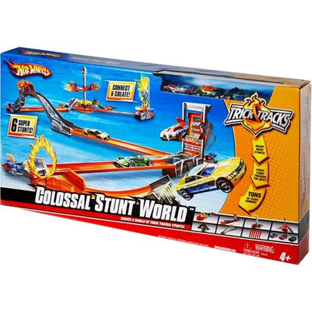 Hot Wheels Trick TRACKS Colossal Stunt World Track Set with 6 Super Stunts u0026 3 Cars
