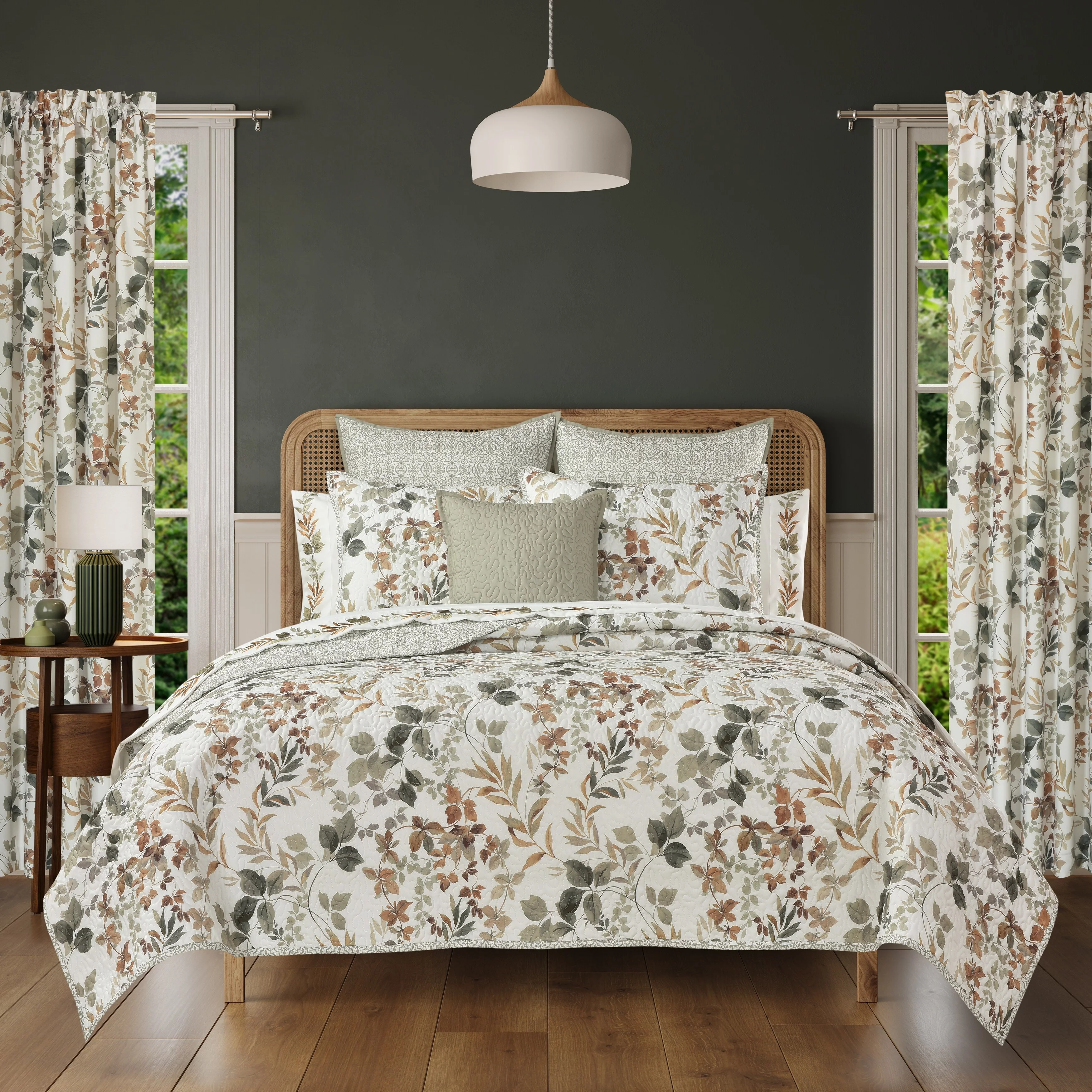 Royal Court Evergreen Quilt Set. Full - Queen - Radiant Selections
