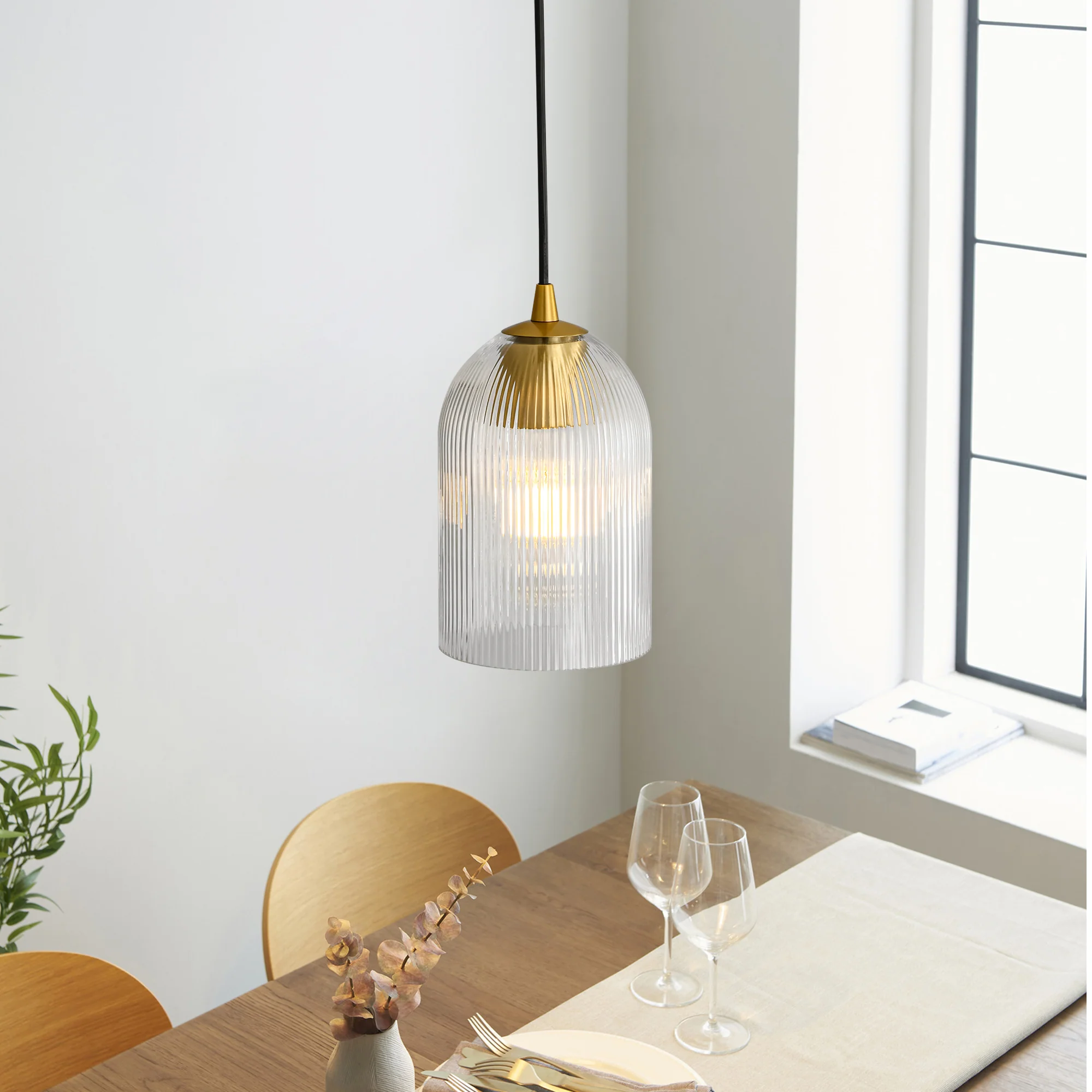 1-Light Dimmable Clear Glass Modern Shaded Pendant (5)